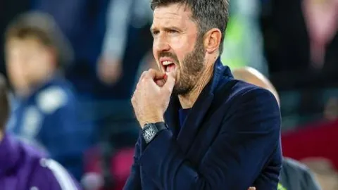 中国男冰亚冬会惜败日本，小组第四晋级八强